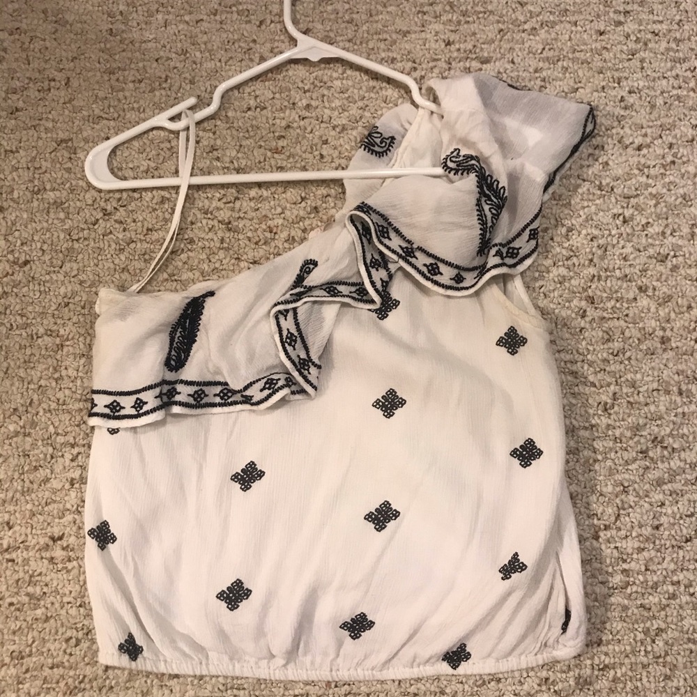 One shoulder top